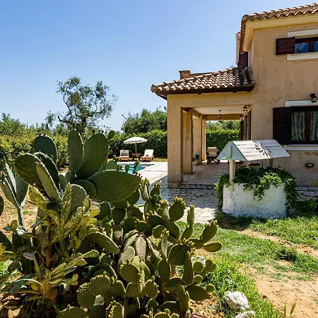Casa Koukounaria