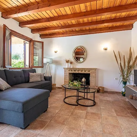 Casa Koukounaria *